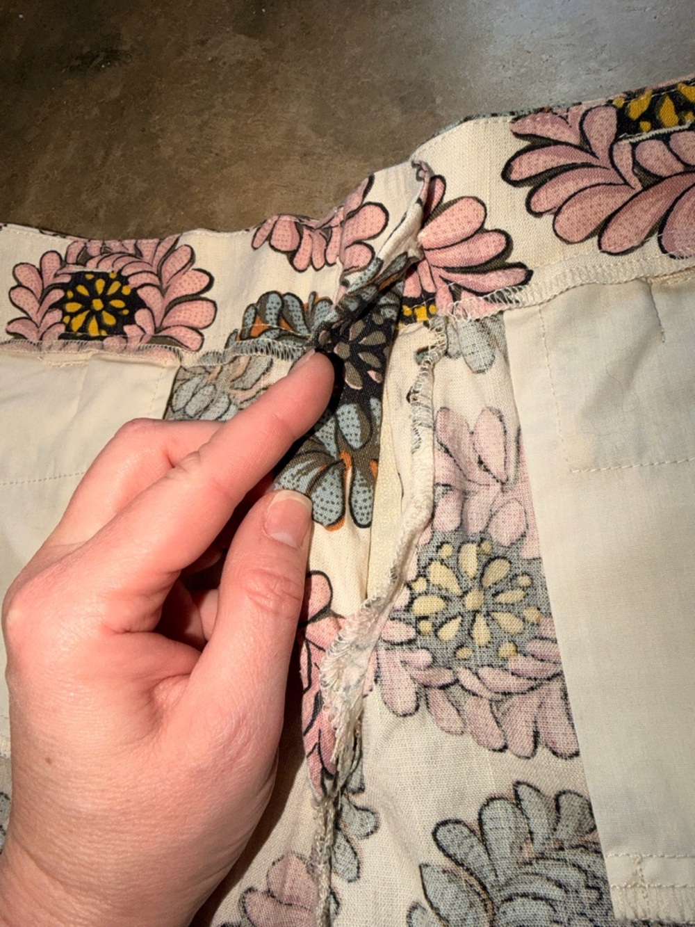 LOFT Floral Chino Shorts Pink Blue Summer Preppy - Size 4 - Picture 6 of 11